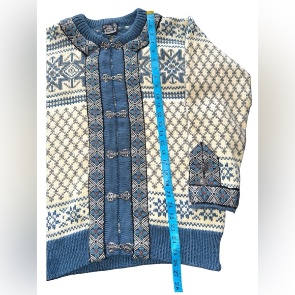 Dale of Norway Nordic Wool Cardigan
Oslo Sweater Shop Exclusive Made in Norway - Picture 13 of 15